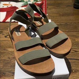 Steven Madden Raffy Sandals